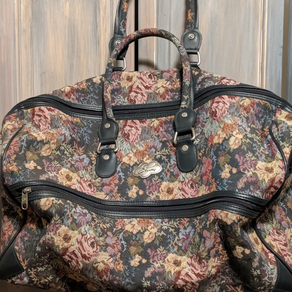 Skyway floral carry on luggage toiletries bag Nice